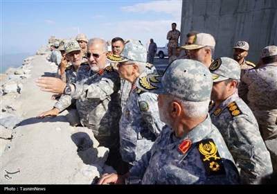 بازدید سرلشکر‌ باقری‌ از مناطق مرزی شمالغرب‌