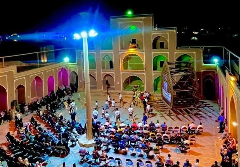 کمک ۷۰۰ میلیونی اهالی محله شاه ابوالقاسم یزد در جشن گلریزان