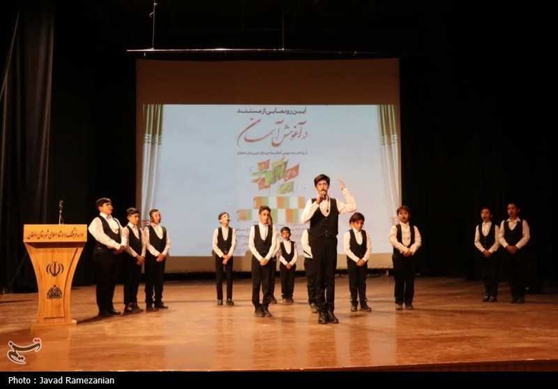 «در آغوش آسمان» مستندی درباره آسمانی‌ها در دامغان رونمایی شد