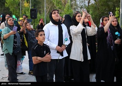 رفع أکبر رایة علویة فی طهران