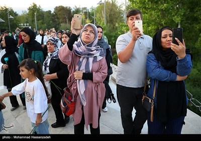 رفع أکبر رایة علویة فی طهران