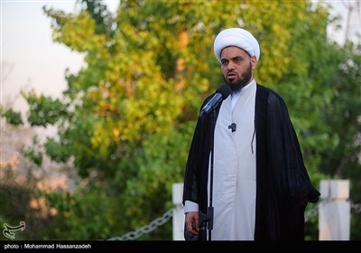 رفع أکبر رایة علویة فی طهران