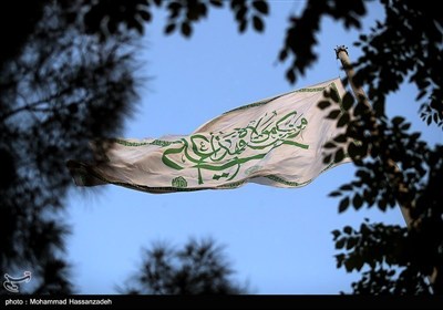 رفع أکبر رایة علویة فی طهران