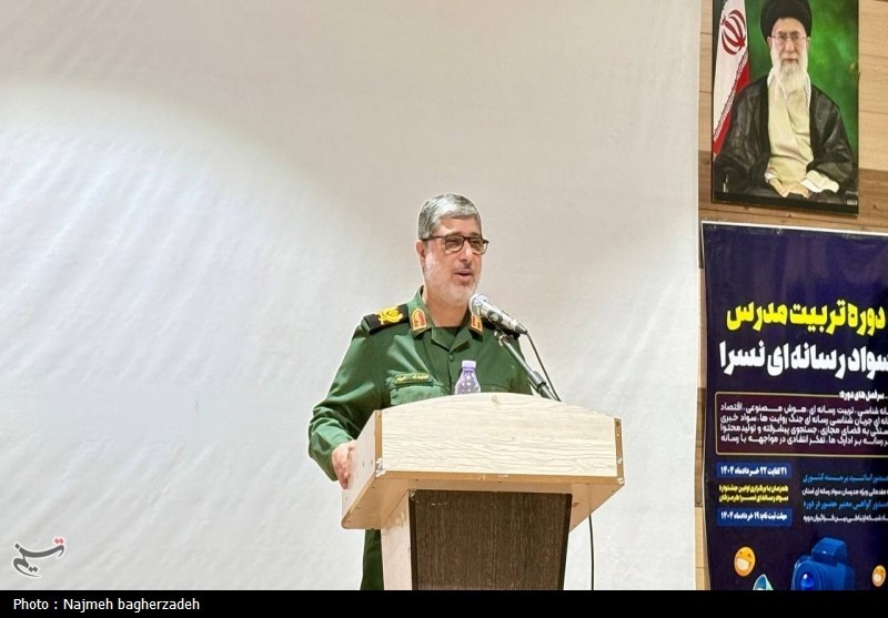 جنگ امروز جنگ رسانه‌ای است؛ دشمن احساس فقر را القا می‌کند