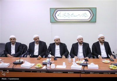 دیدار اعضای کاروان قرآنی نور با نماینده ولی‌فقیه در امور حج و زیارت