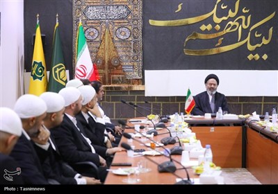 دیدار اعضای کاروان قرآنی نور با نماینده ولی‌فقیه در امور حج و زیارت