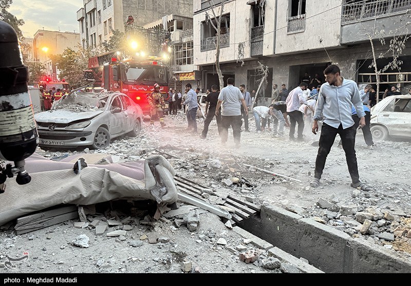 Israeli Regime Attacks Residential Neighborhoods in Tehran