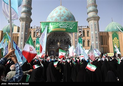 اهتزار پرچم یا لثارات الحسین (ع) بر فراز گنبد مسجد جمکران