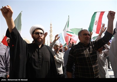 اهتزار پرچم یا لثارات الحسین (ع) بر فراز گنبد مسجد جمکران