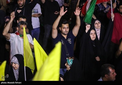 فرحة أهالی طهران بعد عملیة الوعد الصادق 3