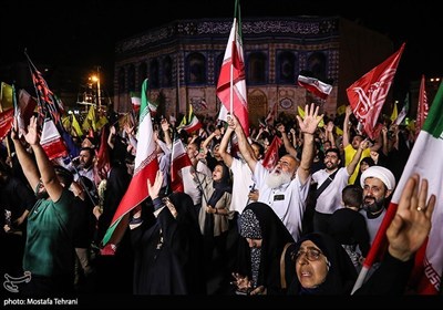 فرحة أهالی طهران بعد عملیة الوعد الصادق 3