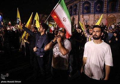 فرحة أهالی طهران بعد عملیة الوعد الصادق 3