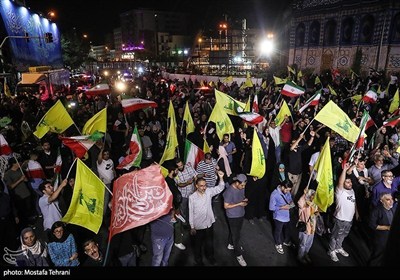 فرحة أهالی طهران بعد عملیة الوعد الصادق 3