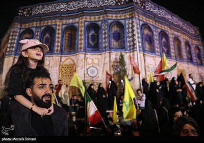 فرحة أهالی طهران بعد عملیة الوعد الصادق 3