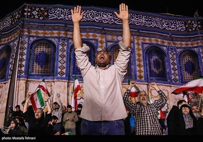 فرحة أهالی طهران بعد عملیة الوعد الصادق 3