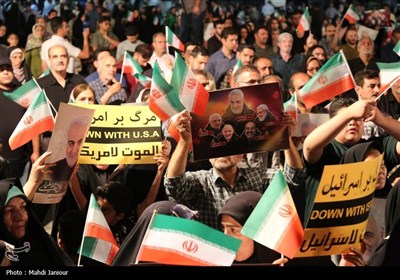 اجتماع خودجوش مردم اصفهان در پشتیبانی انتقام