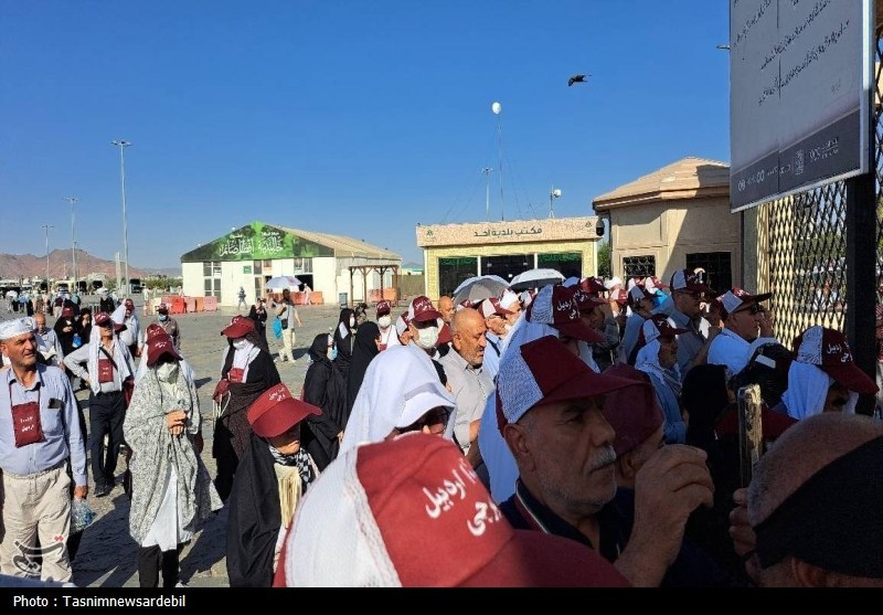 عودة الحجاج الإیرانیین إلى البلاد عبر الحدود البریة مع العراق