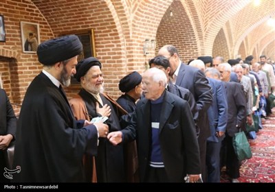 دیدار پرشور مردمی سادات با آیت‌الله عاملی در مسجد میرزا علی‌اکبر