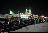 پذیرایی از زائران حرم حضرت معصومه(س) در شب عید غدیر