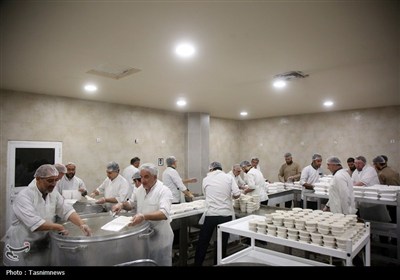 اطعام غدیر در حرم حضرت فاطمه معصومه (س)