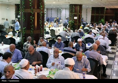 دیدار صمیمی سرپرست حجاج ایرانی با زائران کشورمان در مکه مکرمه