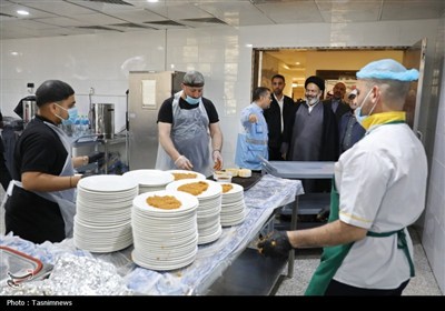 دیدار صمیمی سرپرست حجاج ایرانی با زائران کشورمان در مکه مکرمه