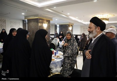 دیدار صمیمی سرپرست حجاج ایرانی با زائران کشورمان در مکه مکرمه