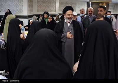 دیدار صمیمی سرپرست حجاج ایرانی با زائران کشورمان در مکه مکرمه