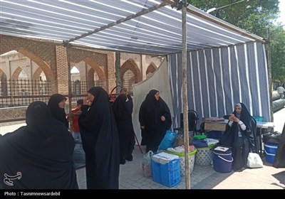 استقبال مردم اردبیل از راهپیمایی غدیر با شعار ایران؛ ذوالفقار علی(ع)