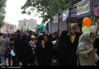 استقبال مردم اردبیل از راهپیمایی غدیر با شعار ایران؛ ذوالفقار علی(ع)