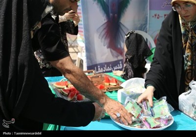 استقبال مردم اردبیل از راهپیمایی غدیر با شعار ایران؛ ذوالفقار علی(ع)