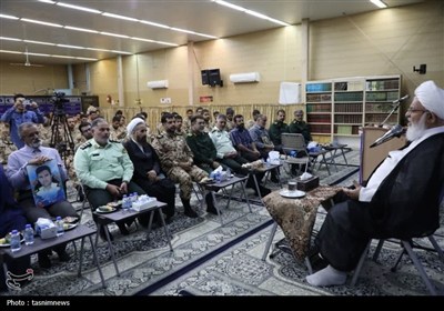 همایش &#171;هر سرباز نائب یک شهید&#187; در یزد