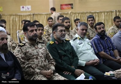 همایش &#171;هر سرباز نائب یک شهید&#187; در یزد