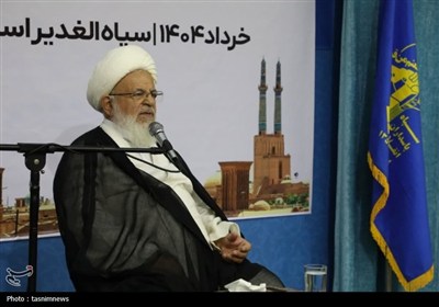 همایش &#171;هر سرباز نائب یک شهید&#187; در یزد