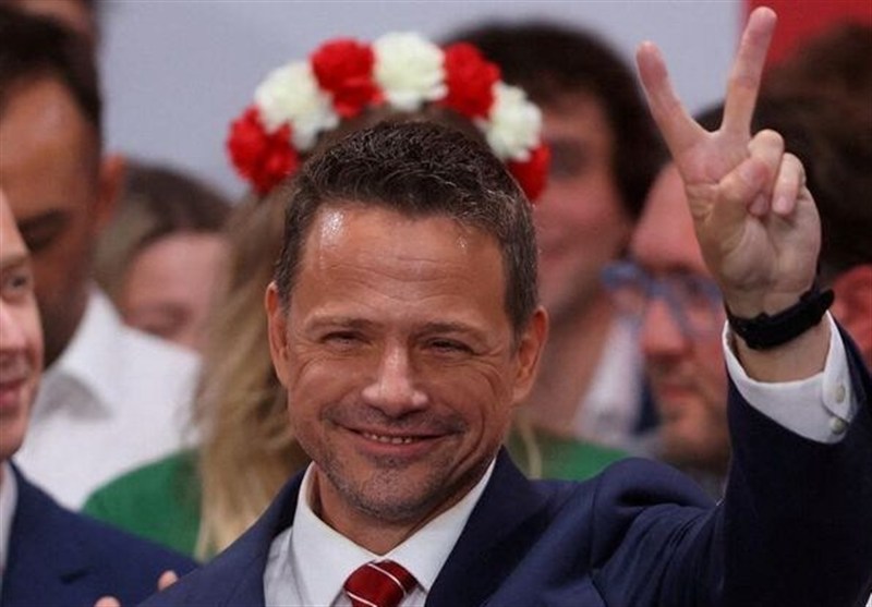 Polish Liberal Candidate&apos;s Team Lodge Protest over Presidential Election