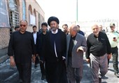 بازاریان عنصر مقاومت در برابر دشمنان هستند