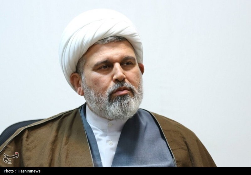 امپراتوری رسانه‌ای غرب در پی تخریب ارزش‌ها و نظم فکری جوامع است