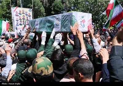 تشییع پیکر شهدای حملات رژیم صهیونیستی به زنجان