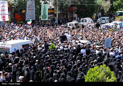 تشییع پیکر شهدای حملات رژیم صهیونیستی به زنجان