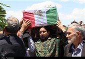 گفت‌وگوی کوتاه با مادر شهید امیرخانی؛ دلاور واقعا دلاور بود