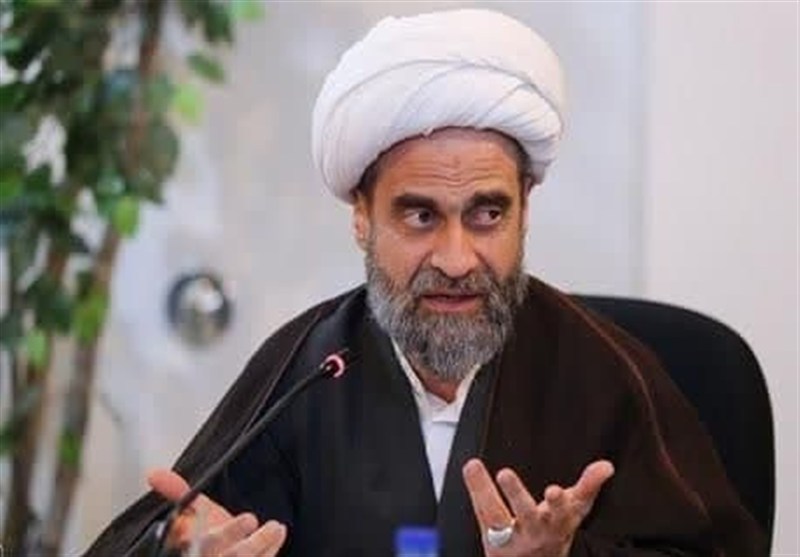 تهدید مقام مرجعیت نشان از ذلیل بودن و استیصال دشمن است