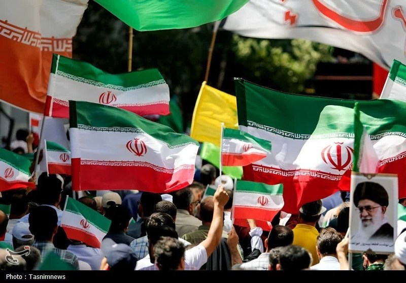 ملت ایران مثل کوه ایستاده است