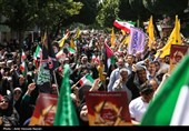 Иранцы приняли участие в марше «Гнев и победа» после пятничной молитвы