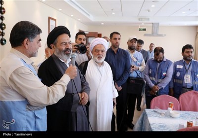 دیدار صمیمی سرپرست حجاج ایرانی با زائران کشورمان در مکه مکرمه