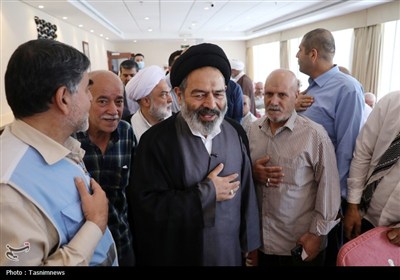 دیدار صمیمی سرپرست حجاج ایرانی با زائران کشورمان در مکه مکرمه