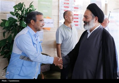 دیدار صمیمی سرپرست حجاج ایرانی با زائران کشورمان در مکه مکرمه