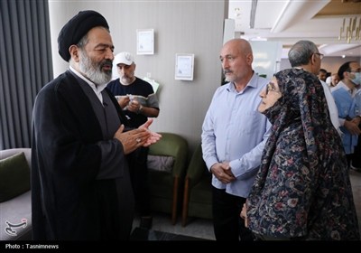 دیدار صمیمی سرپرست حجاج ایرانی با زائران کشورمان در مکه مکرمه