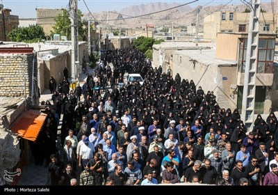 مراسم تشییع و خاکسپاری شهید کربلایی علیرضا اسماعیلی در روستای تمندگان واقع در شهر پیربکران از توابع شهرستان فلاورجان اصفهان