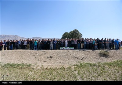 مراسم تشییع و خاکسپاری شهید کربلایی علیرضا اسماعیلی در روستای تمندگان واقع در شهر پیربکران از توابع شهرستان فلاورجان اصفهان