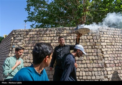 مراسم تشییع و خاکسپاری شهید کربلایی علیرضا اسماعیلی در روستای تمندگان واقع در شهر پیربکران از توابع شهرستان فلاورجان اصفهان